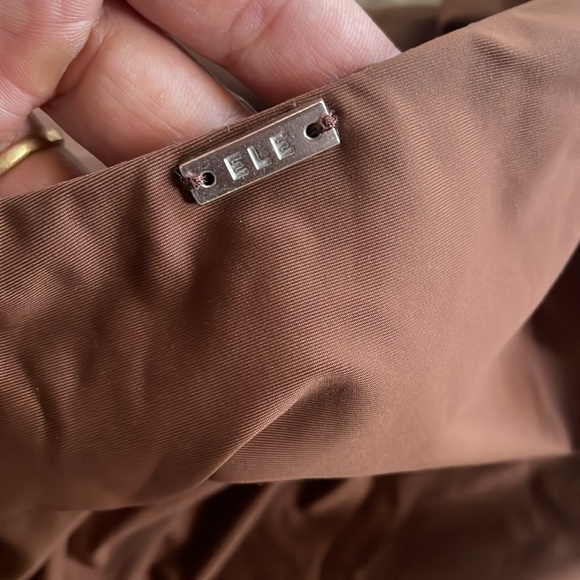 ELE one piece - Picture 5 of 6